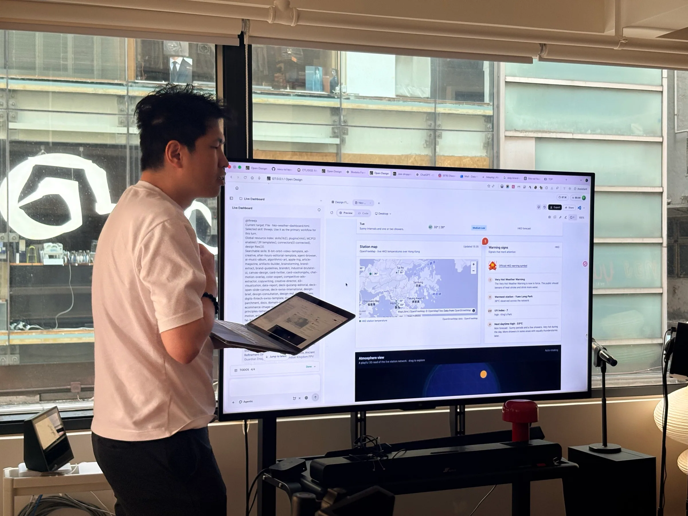 A live Hong Kong weather dashboard created with Open Design and public data APIs.